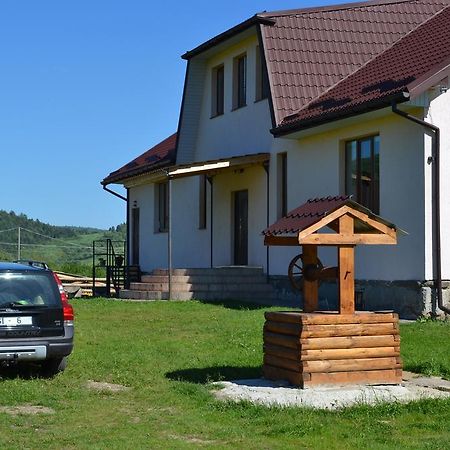 U Dvori Otel Podgorodtsy Dış mekan fotoğraf