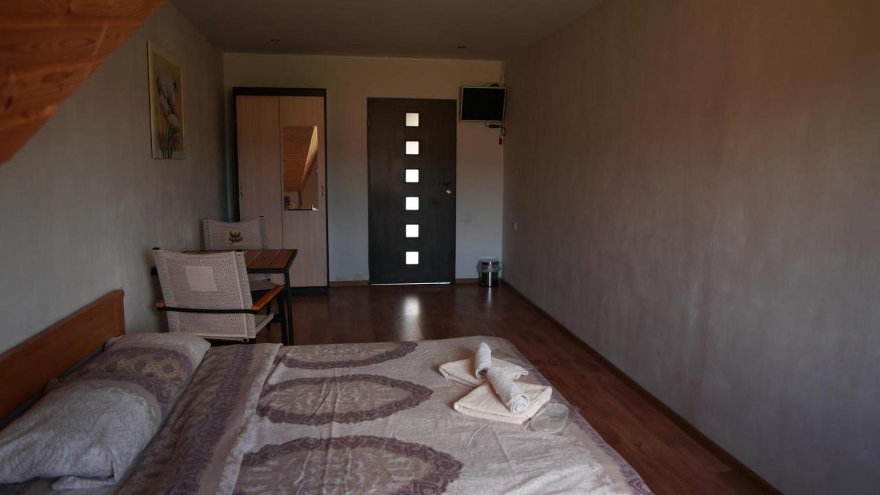 U Dvori Otel Podgorodtsy Dış mekan fotoğraf