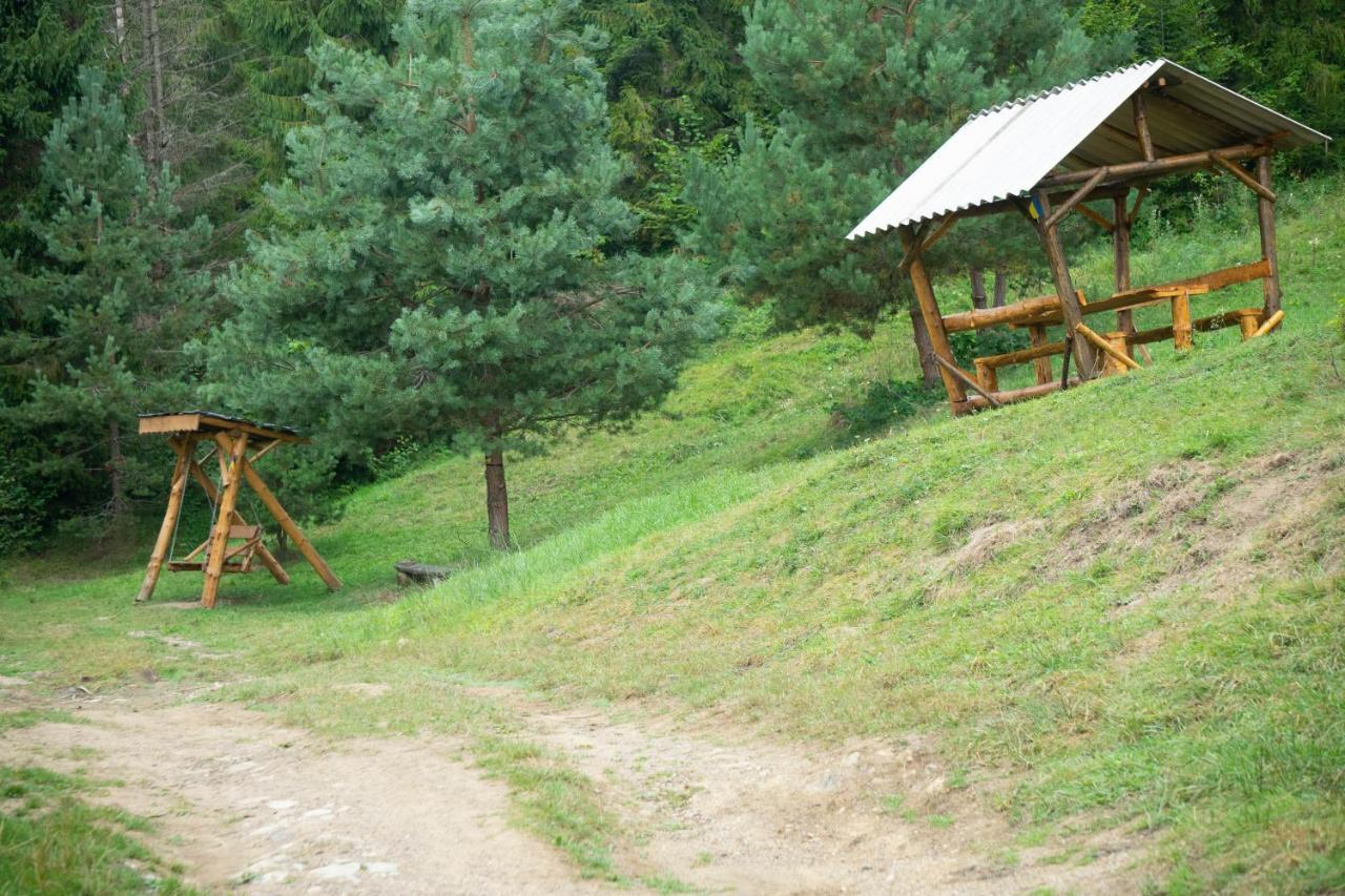 U Dvori Otel Podgorodtsy Dış mekan fotoğraf