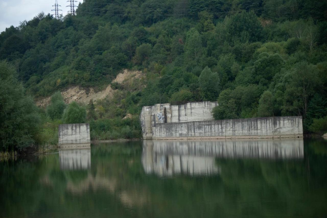 U Dvori Otel Podgorodtsy Dış mekan fotoğraf