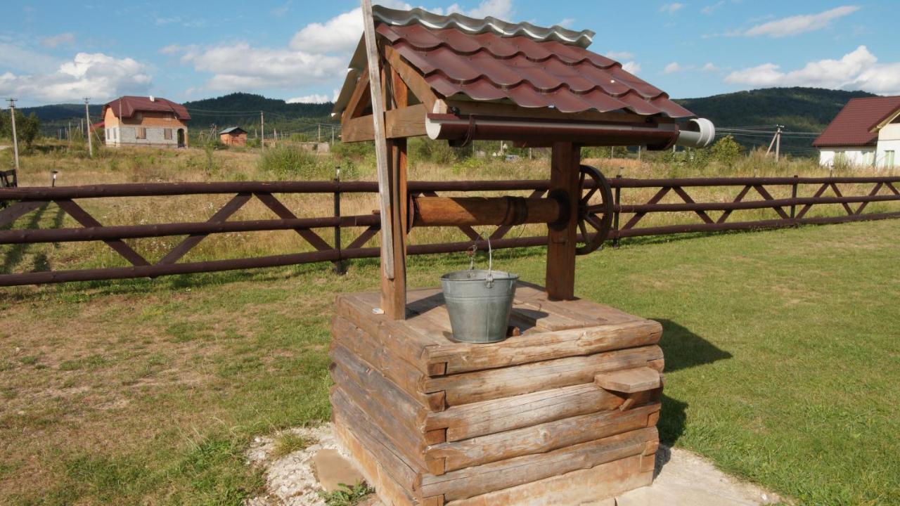 U Dvori Otel Podgorodtsy Dış mekan fotoğraf
