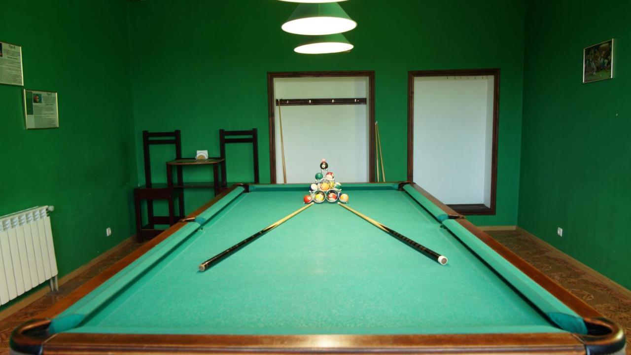 U Dvori Otel Podgorodtsy Dış mekan fotoğraf