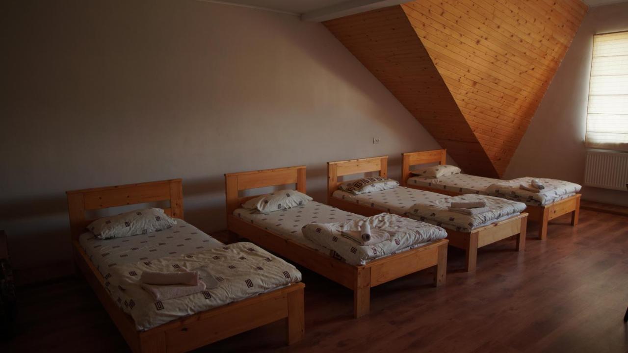 U Dvori Otel Podgorodtsy Dış mekan fotoğraf