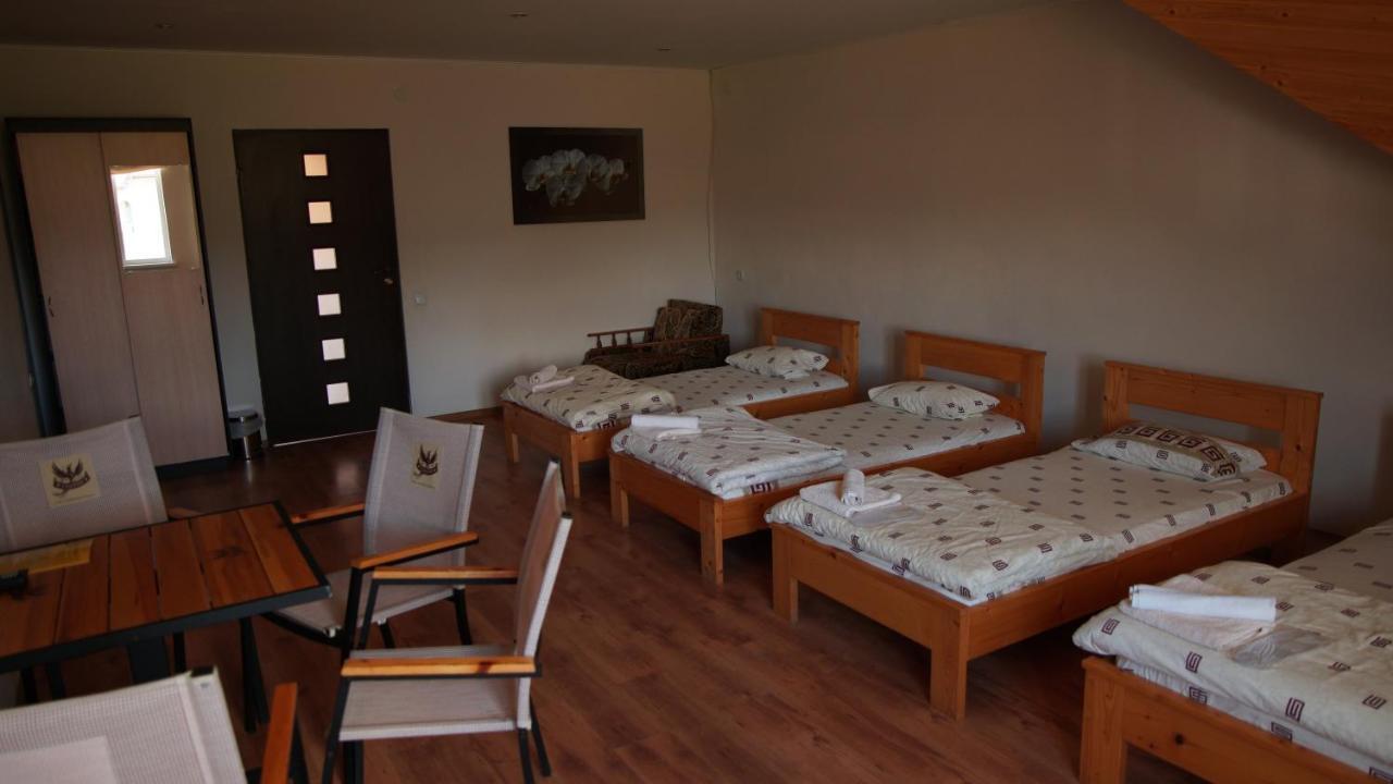 U Dvori Otel Podgorodtsy Dış mekan fotoğraf